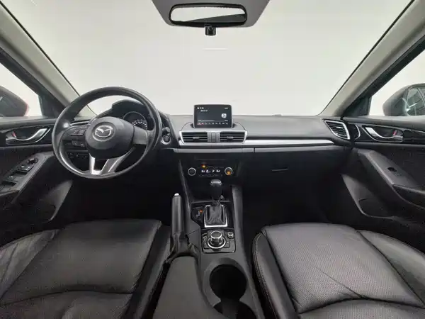 Mazda 3 Axela 2016