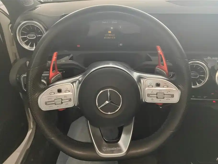 Mercedes-Benz A-Class 2021 — фото 15