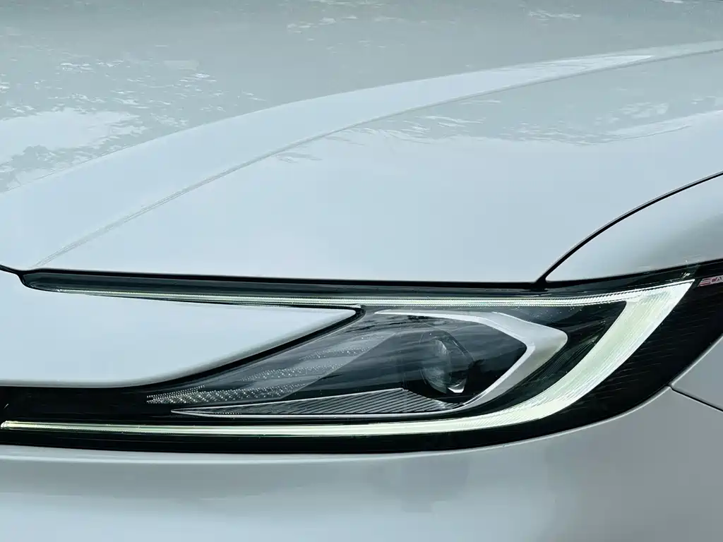 Toyota Camry 2024 — фото 9