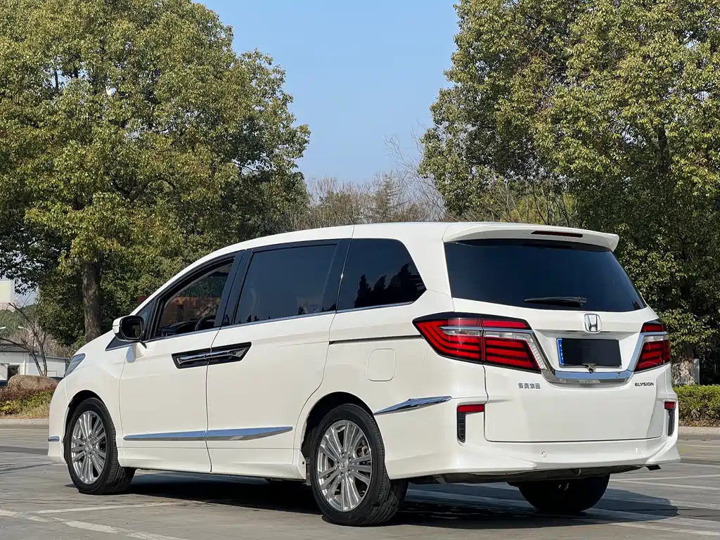 Honda Elysion 2019 — фото 16