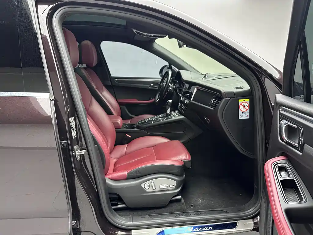 Porsche Macan 2019 — фото 15