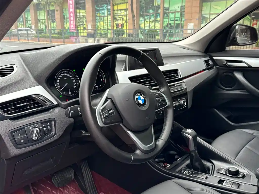 BMW X1 2018 — фото 18