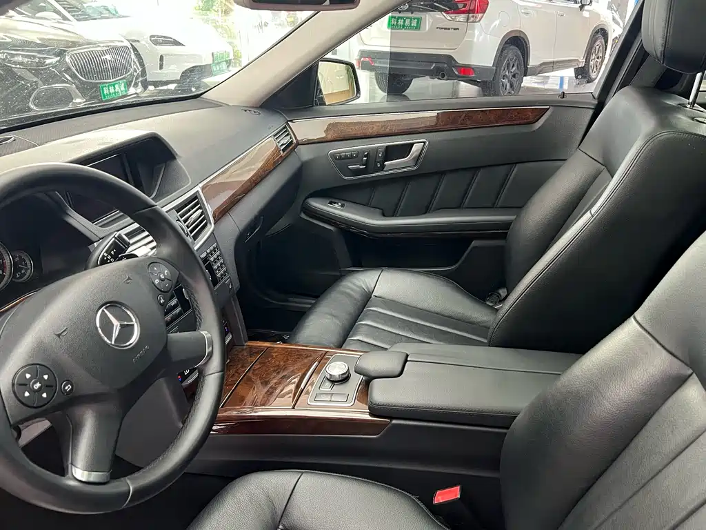 Mercedes-Benz E-Class 2013 — фото 13