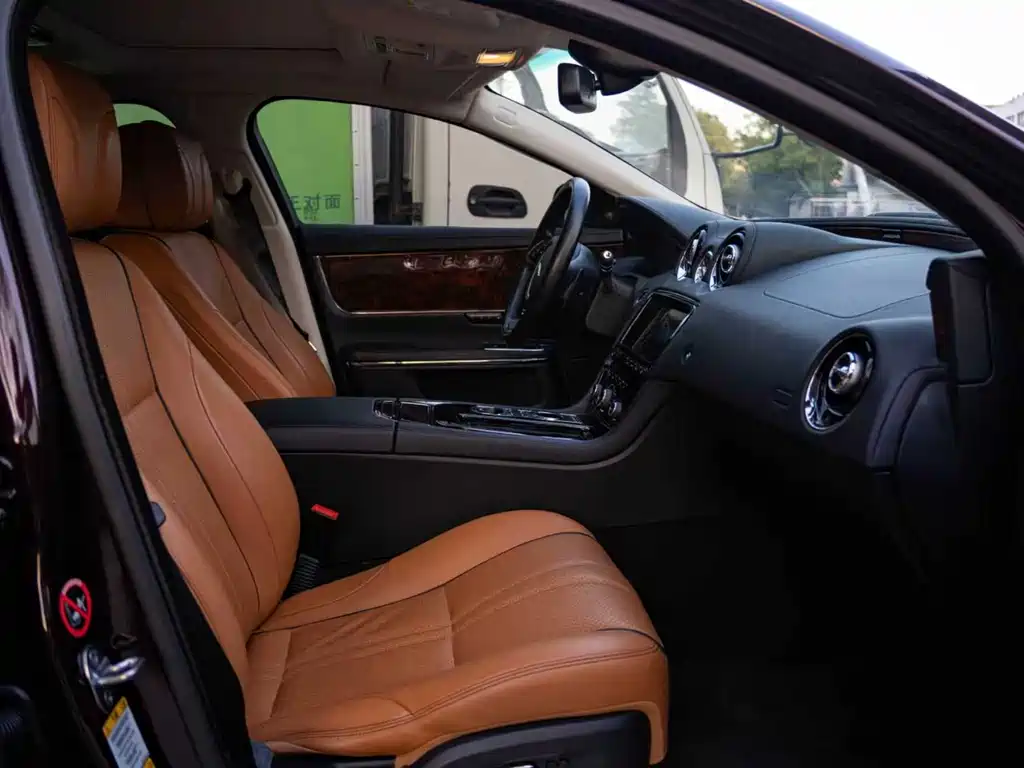 Jaguar XJ 2015