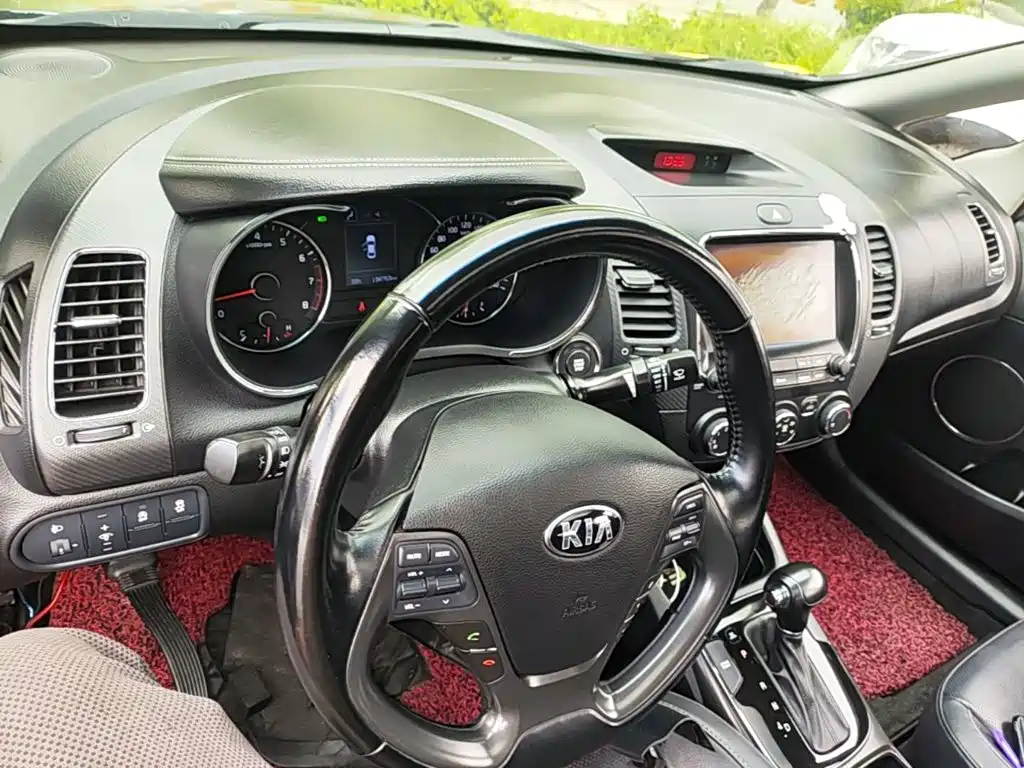 Kia K3 2016 — фото 10