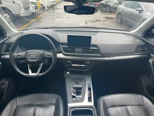 Audi Q5L 2020