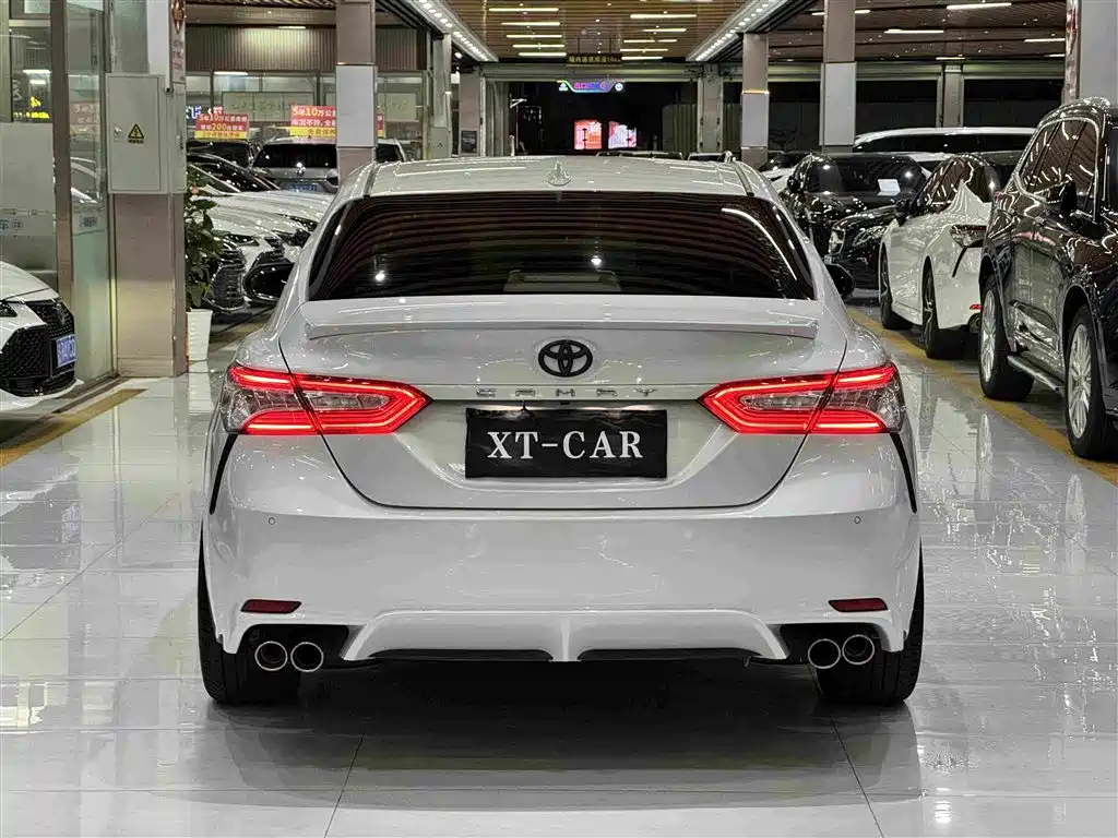 Toyota Camry 2022 — фото 5