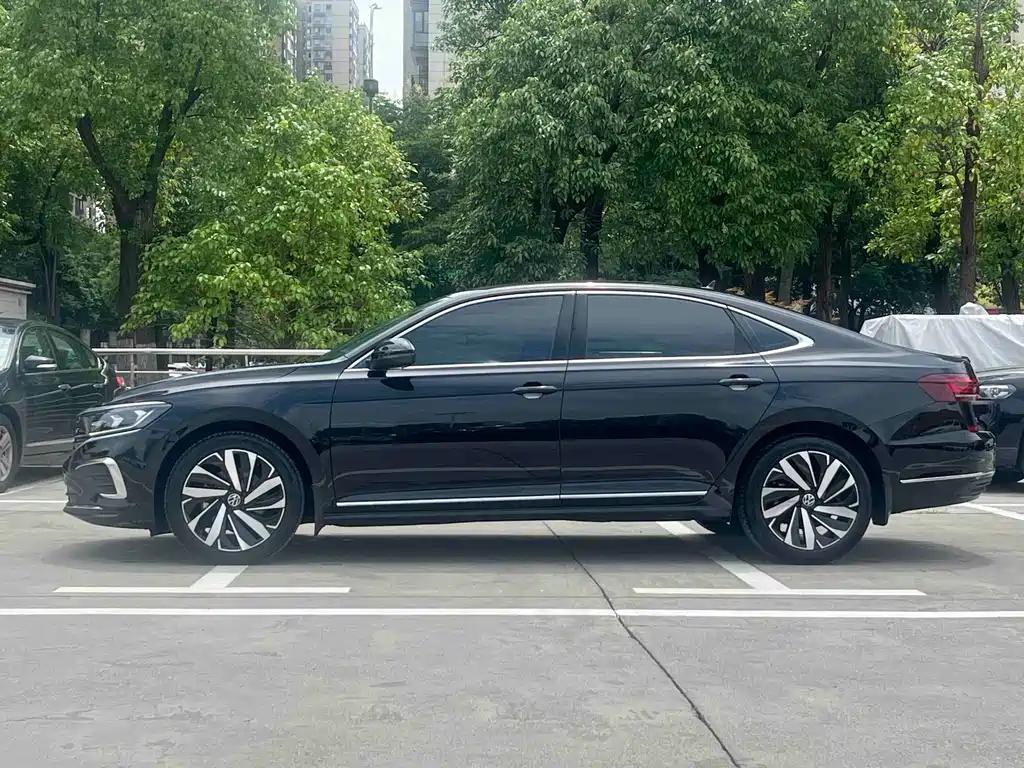Volkswagen Passat 2025