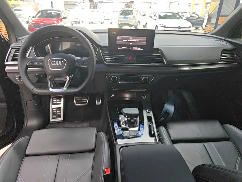 Audi Q5L 2024 — фото 10