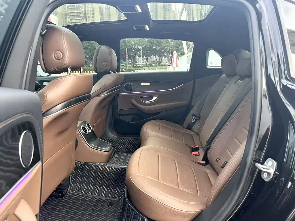 Mercedes-Benz E-Class 2022