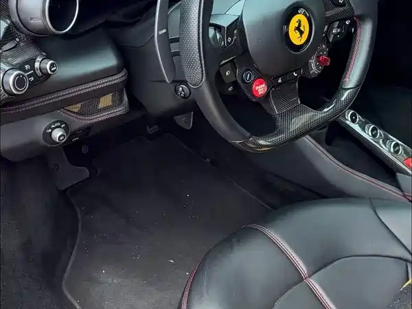 Ferrari F8 2021
