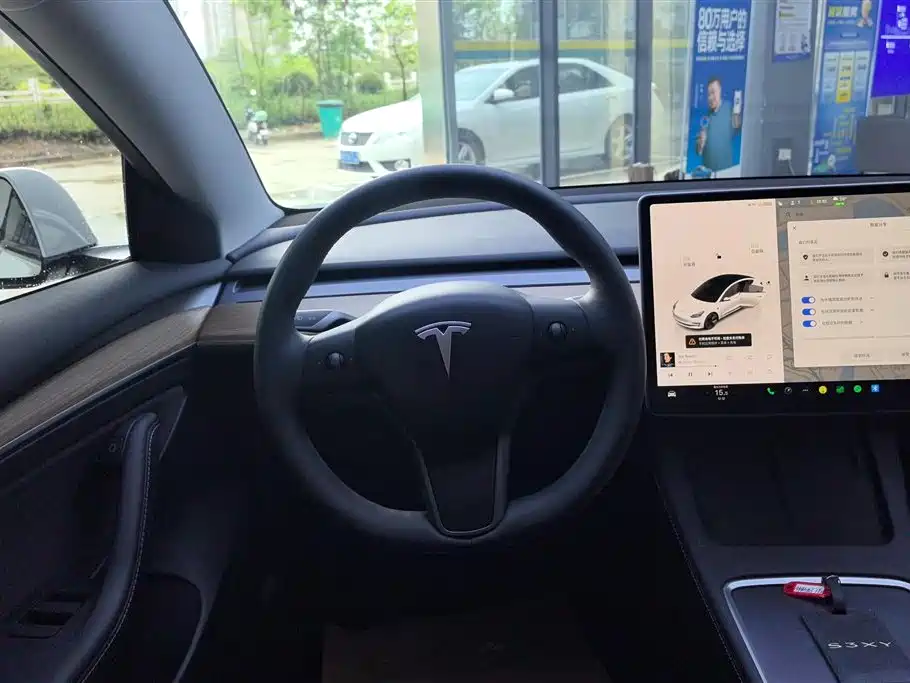 Tesla Model 3 2023 — фото 15