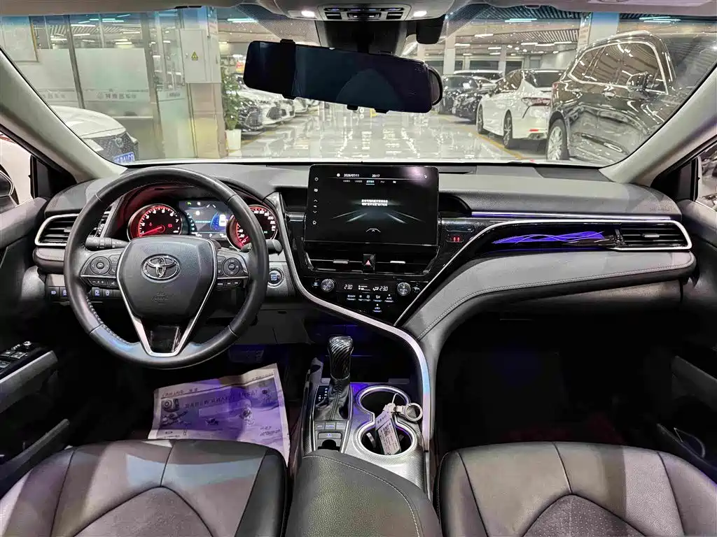 Toyota Camry 2022 — фото 12