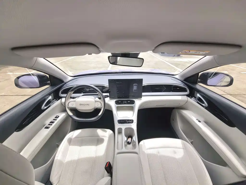 Geely Galaxy Starwish 2025 — фото 9