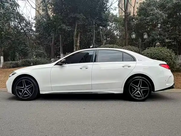 Mercedes-Benz C-Class 2025