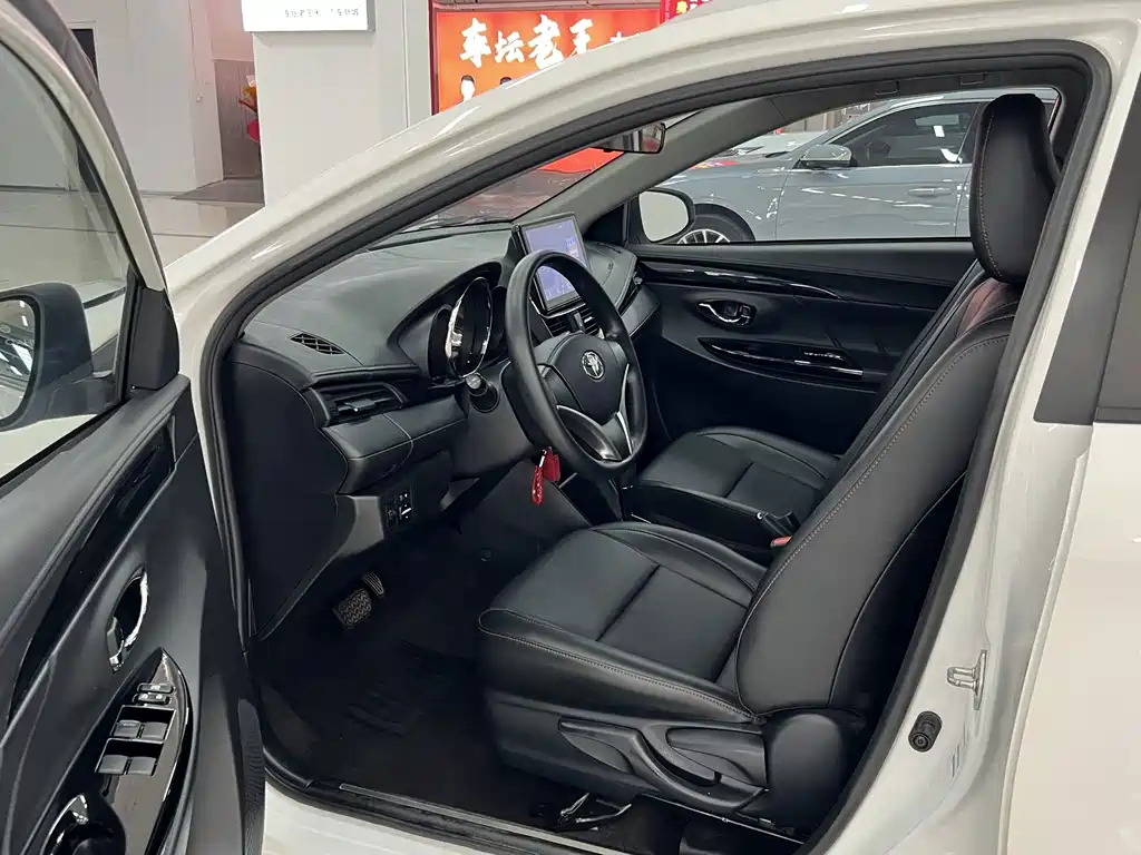 Toyota Yaris L 2020