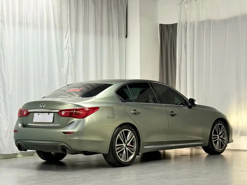 Infiniti Q50L 2015