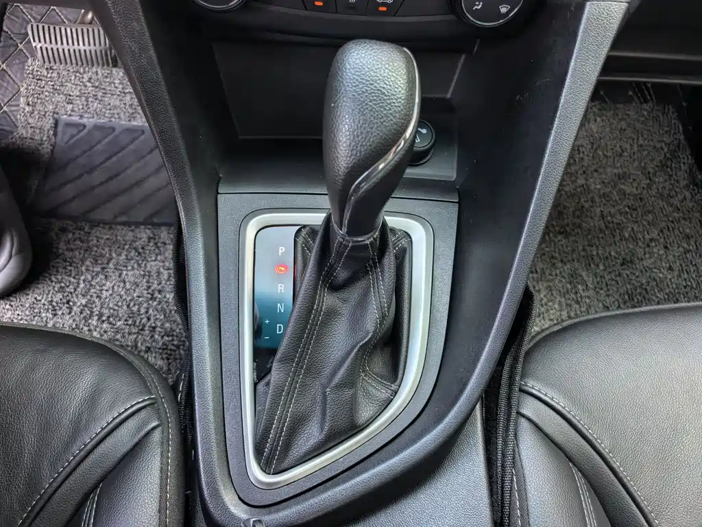 Buick Excelle 2018 — фото 13