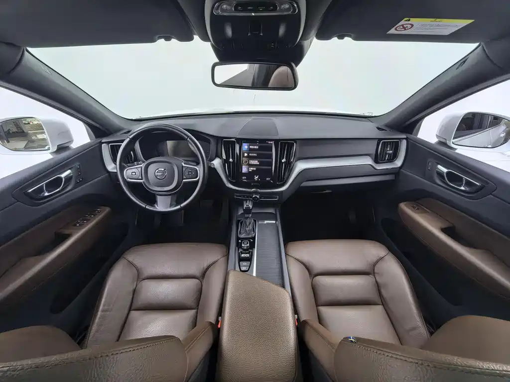 Volvo XC60 2021 — фото 19