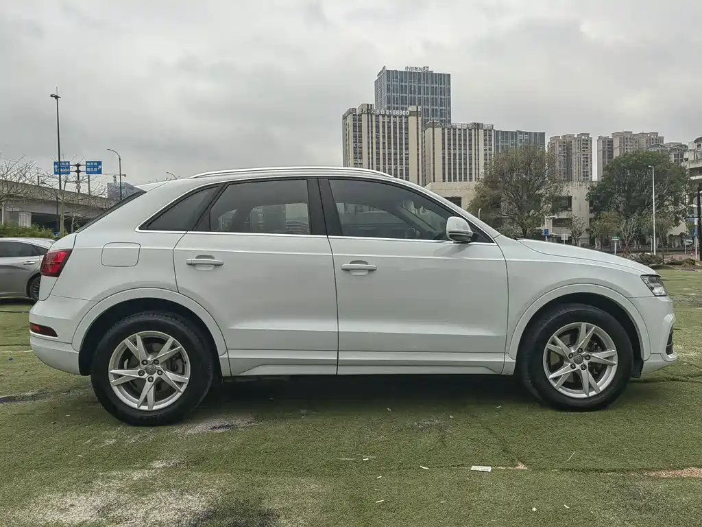 Audi Q3 2017 — фото 16