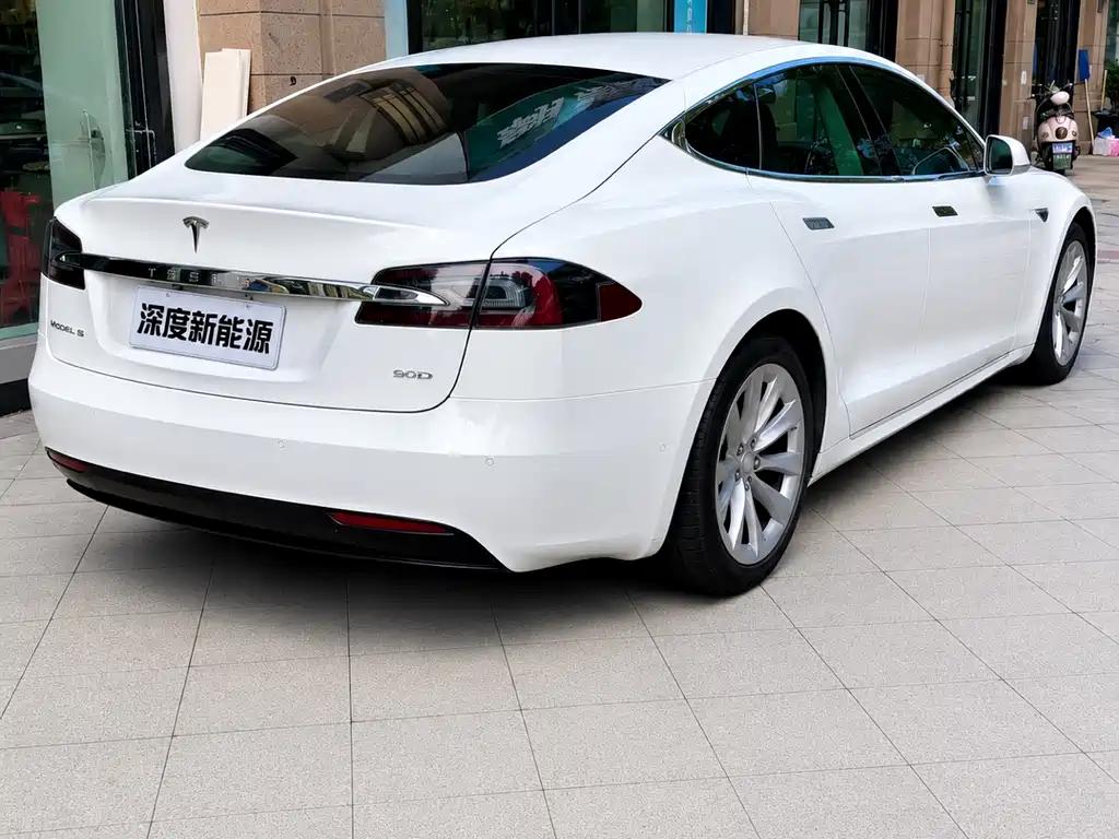 Tesla Model S 2016 — фото 10