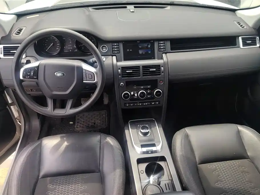 Land Rover Discovery Sport 2017 — фото 12