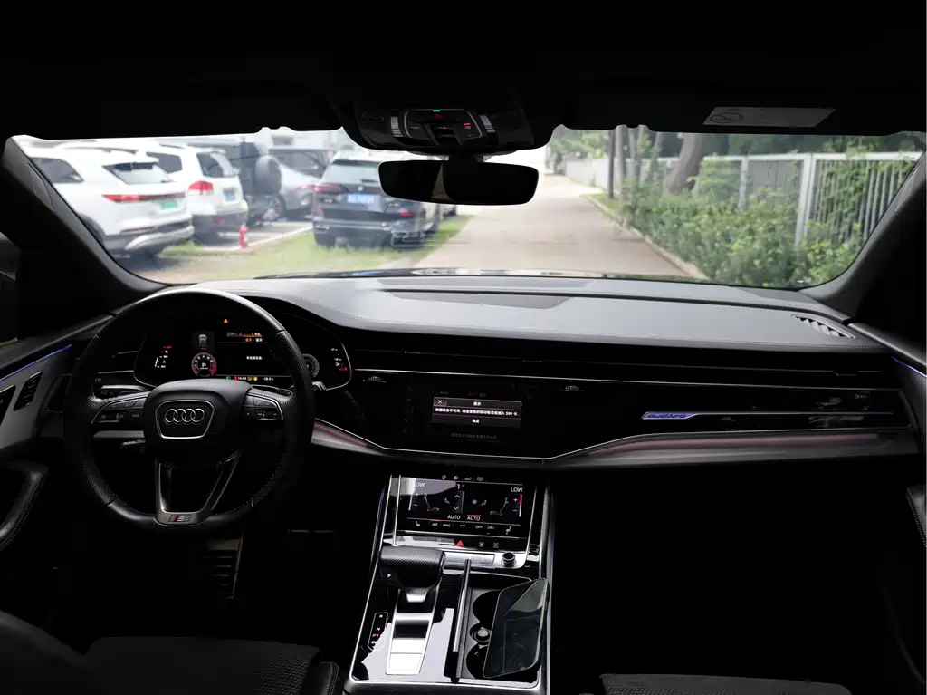 Audi Q8 2020 — фото 14