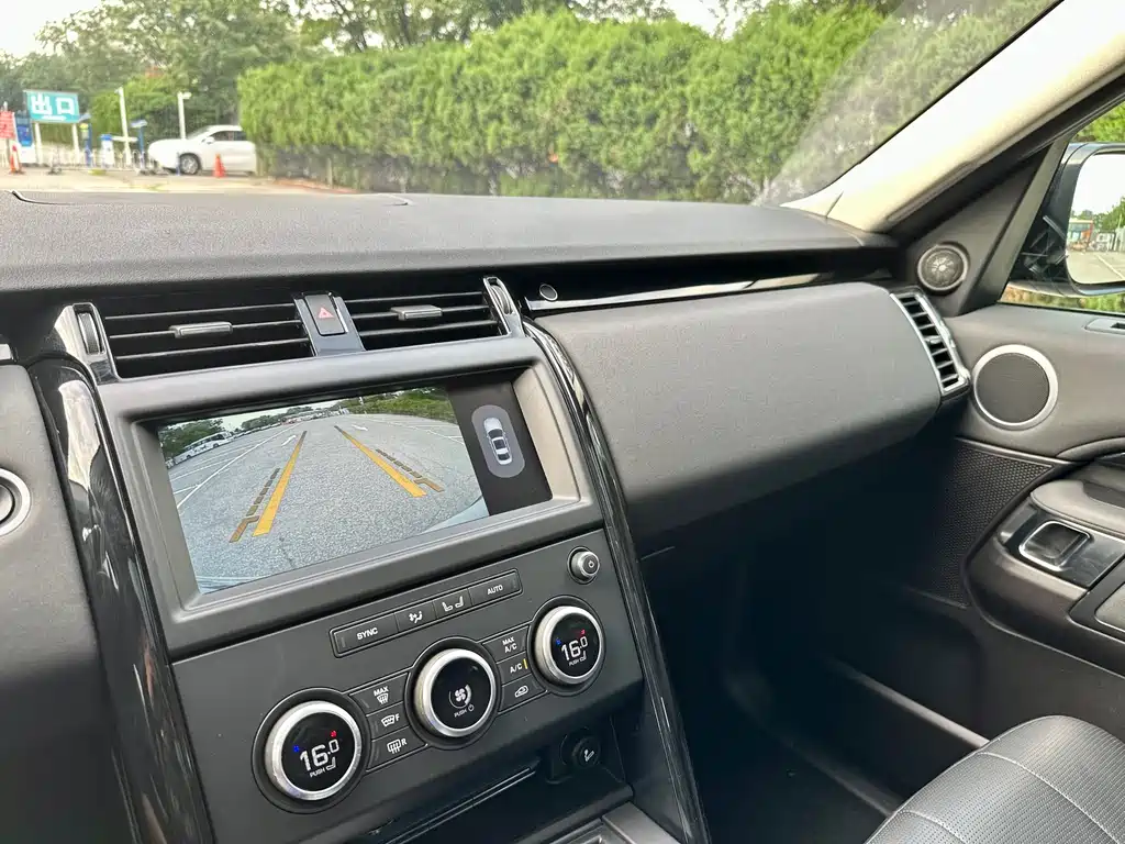 Land Rover Discovery 2018 — фото 29