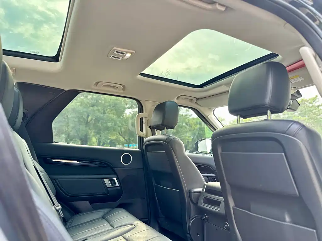 Land Rover Discovery 2018 — фото 34