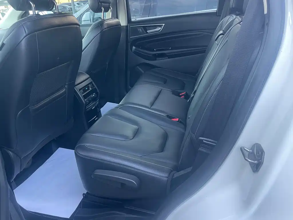 Ford Edge 2015 — фото 10