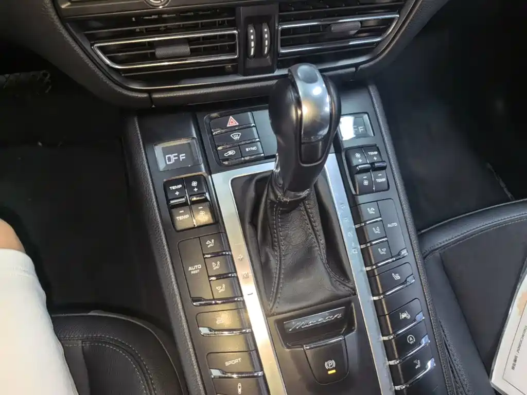 Porsche Macan 2019 — фото 14
