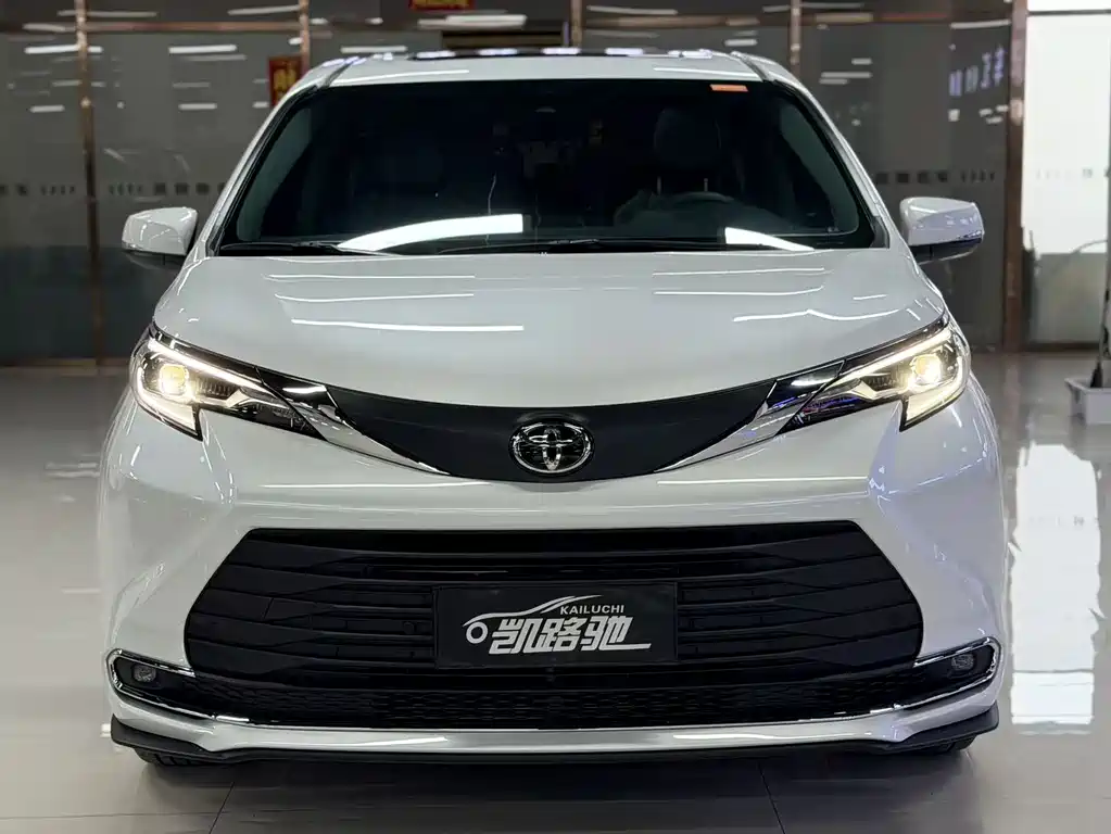 Toyota Sienna 2025