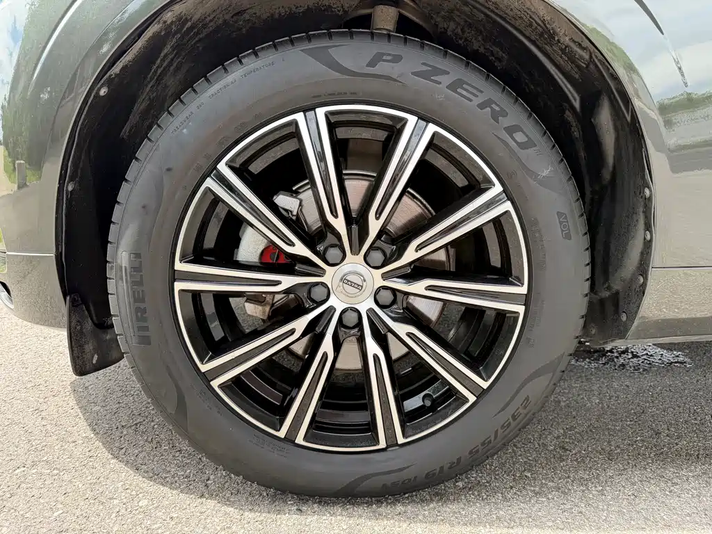 Volvo XC60 2021 — фото 23