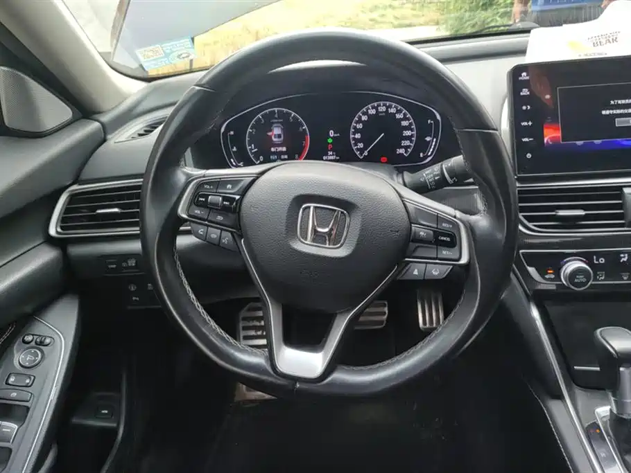 Honda Accord 2022 — фото 15
