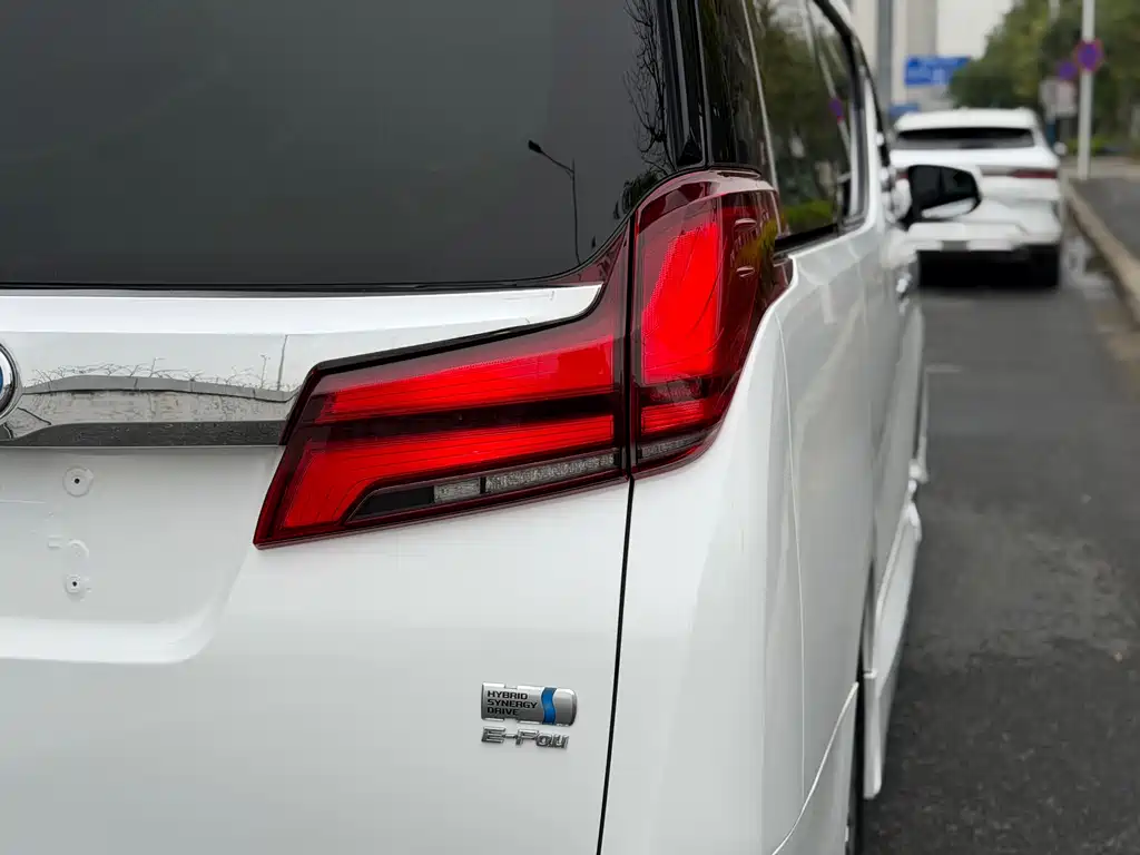 Toyota Alphard 2019 — фото 9