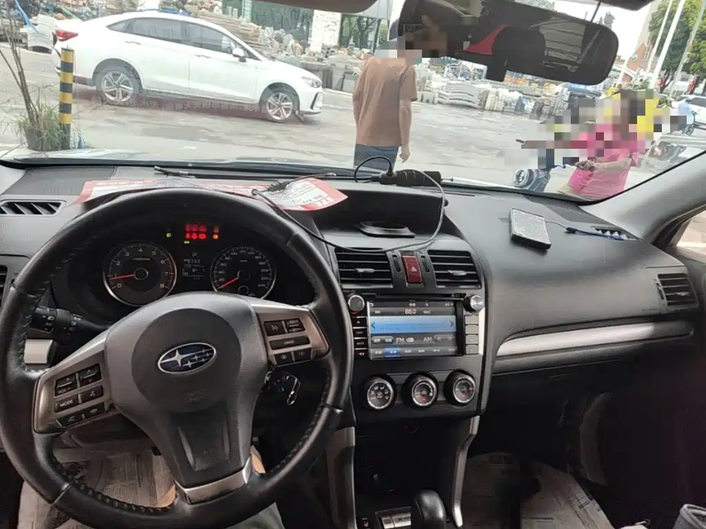 Subaru Forester 2014 — фото 10