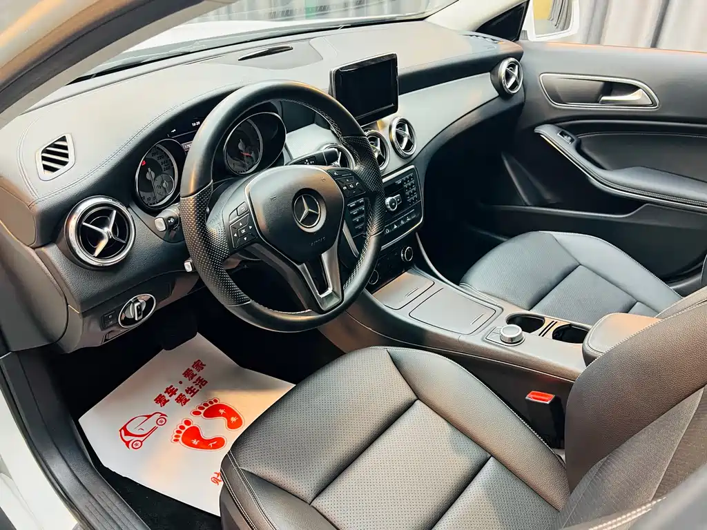 Mercedes-Benz GLA 2015 — фото 8
