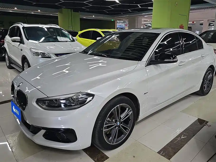 BMW 1 Series 2017 — фото 1