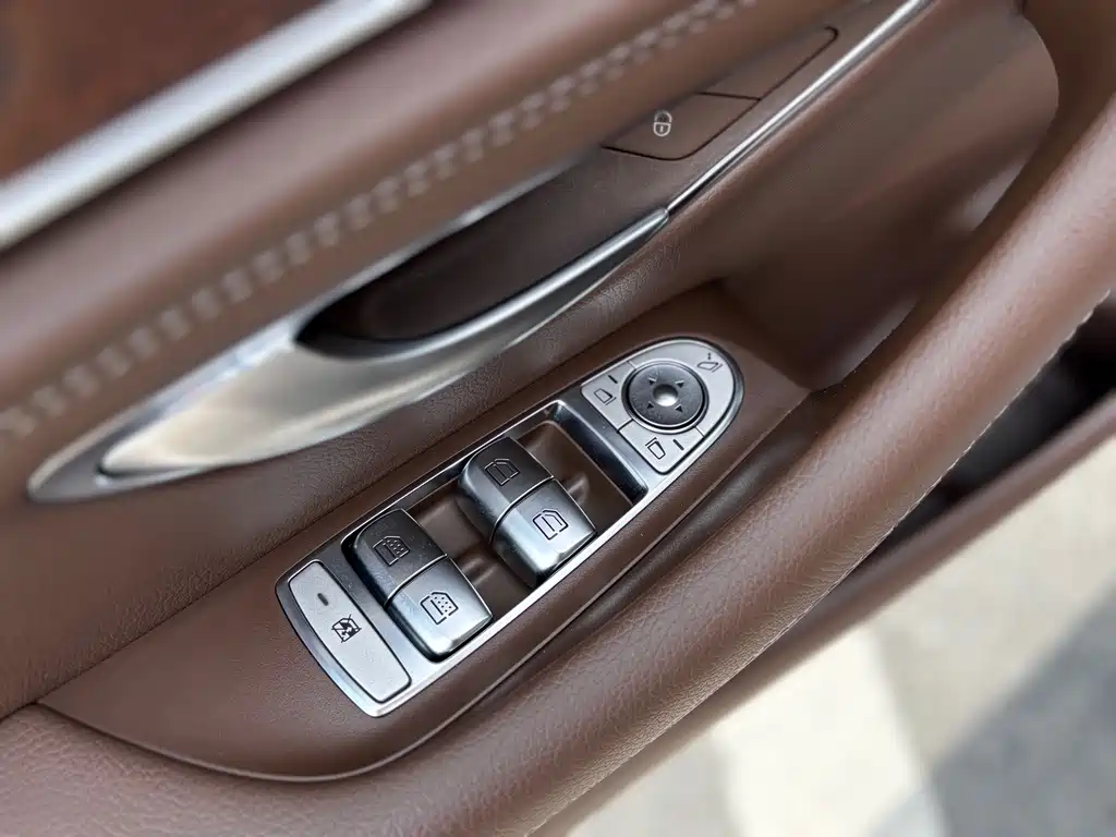 Mercedes-Benz E-Class 2023 — фото 15