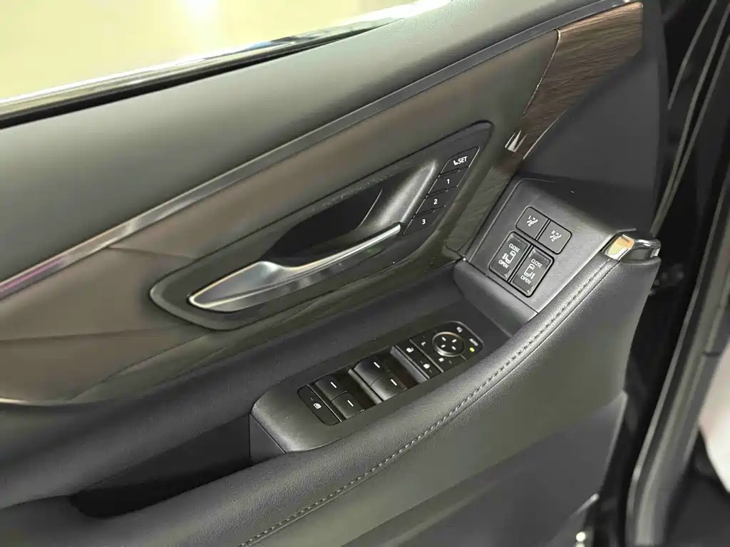 Toyota Alphard 2024 — фото 7