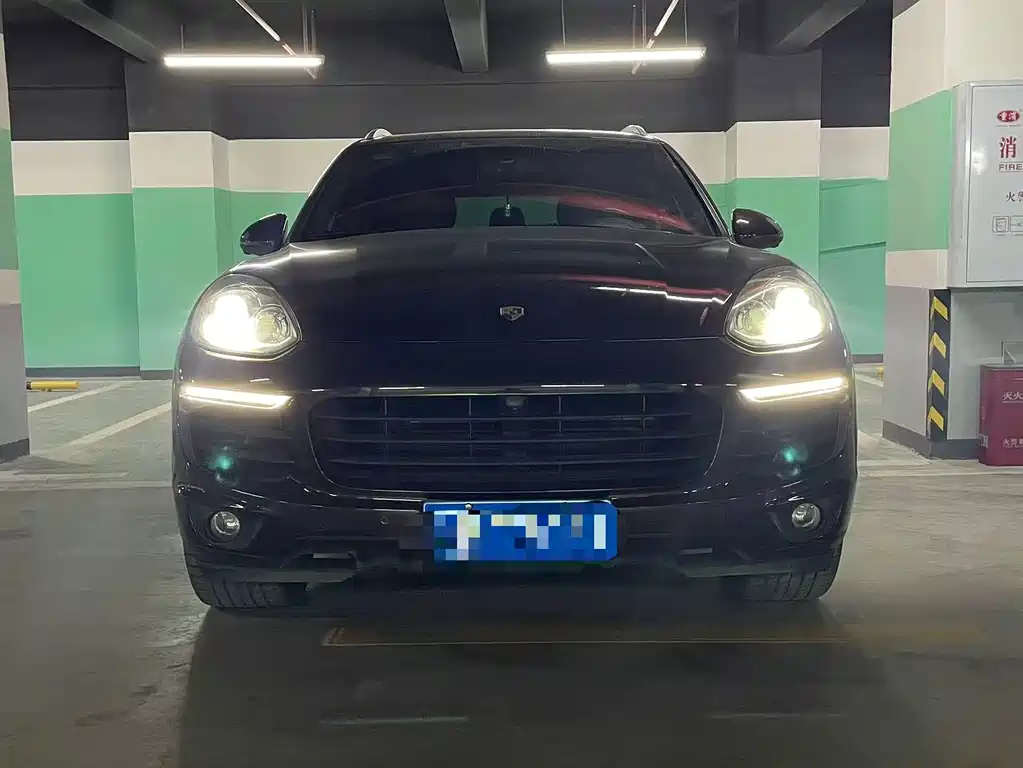 Porsche Cayenne 2017 — фото 1