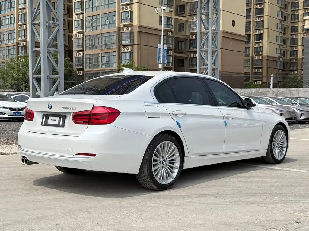 BMW 3 Series 2018 — фото 6