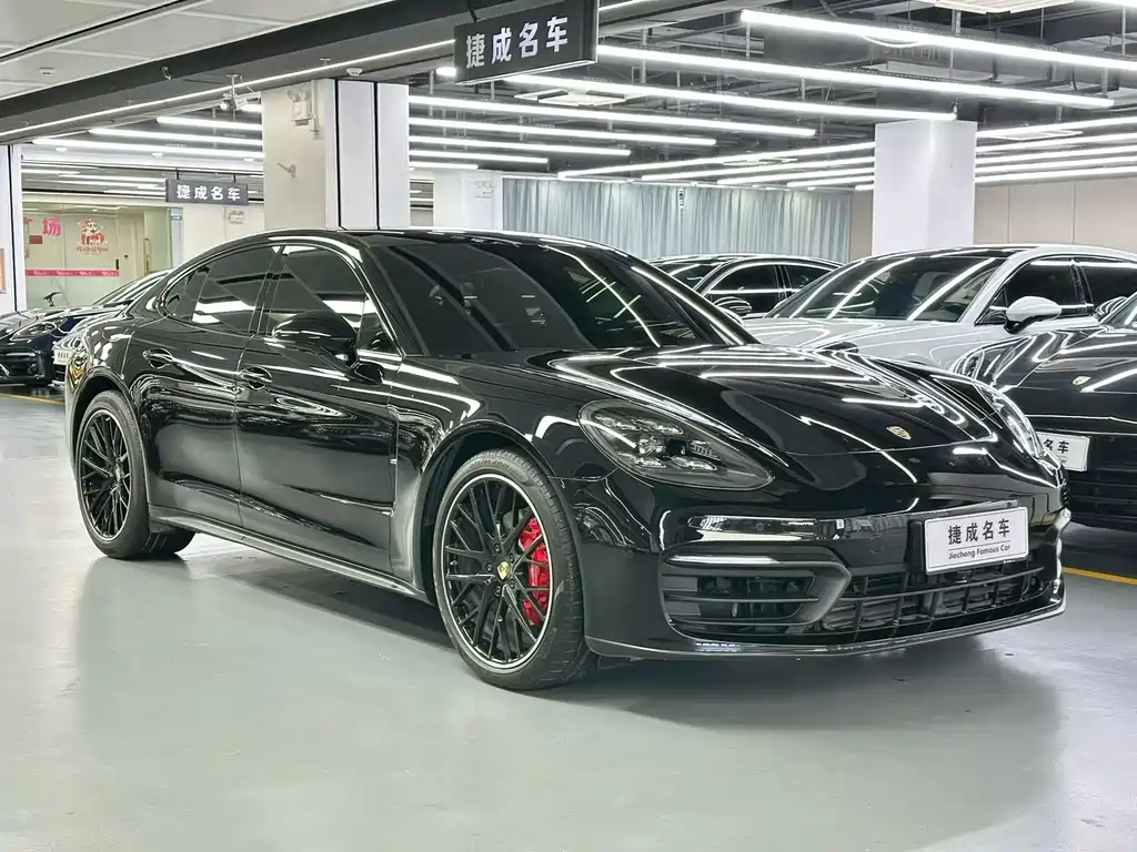 Porsche Panamera 2018 — фото 1