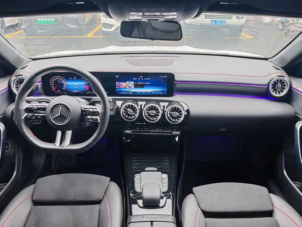 Mercedes-Benz A-Class 2024 — фото 10