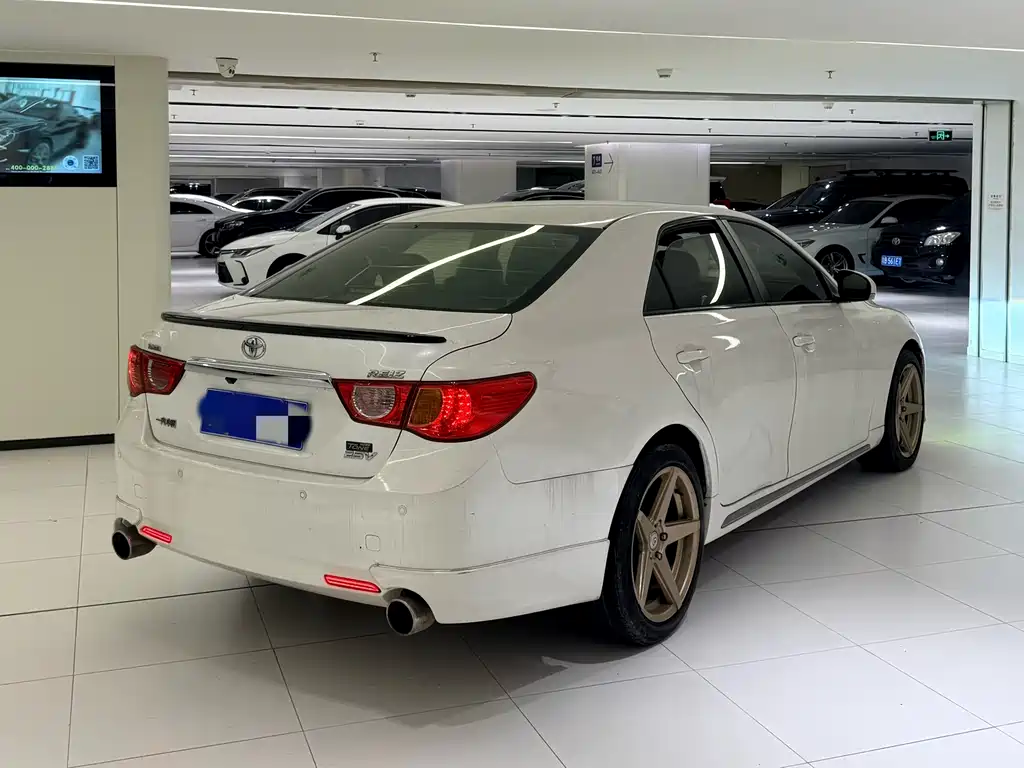 Toyota Reiz 2013