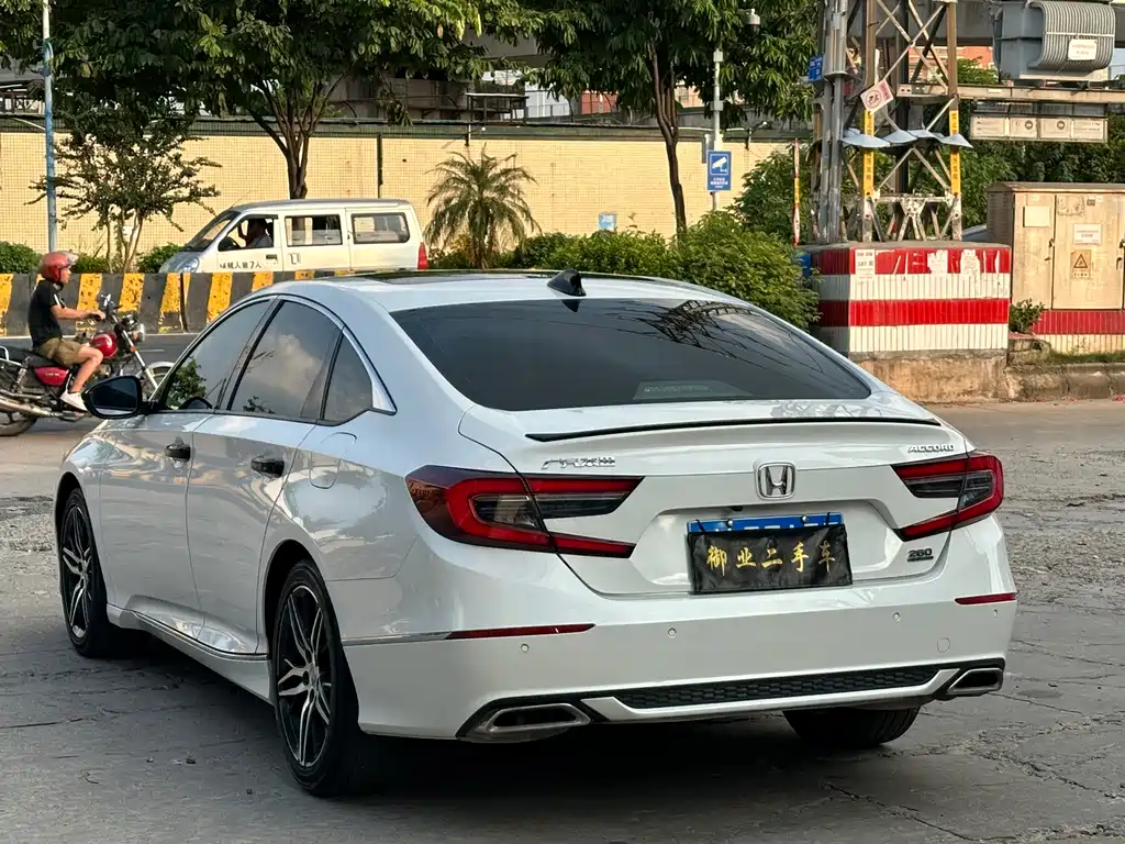 Honda Accord 2023 — фото 6
