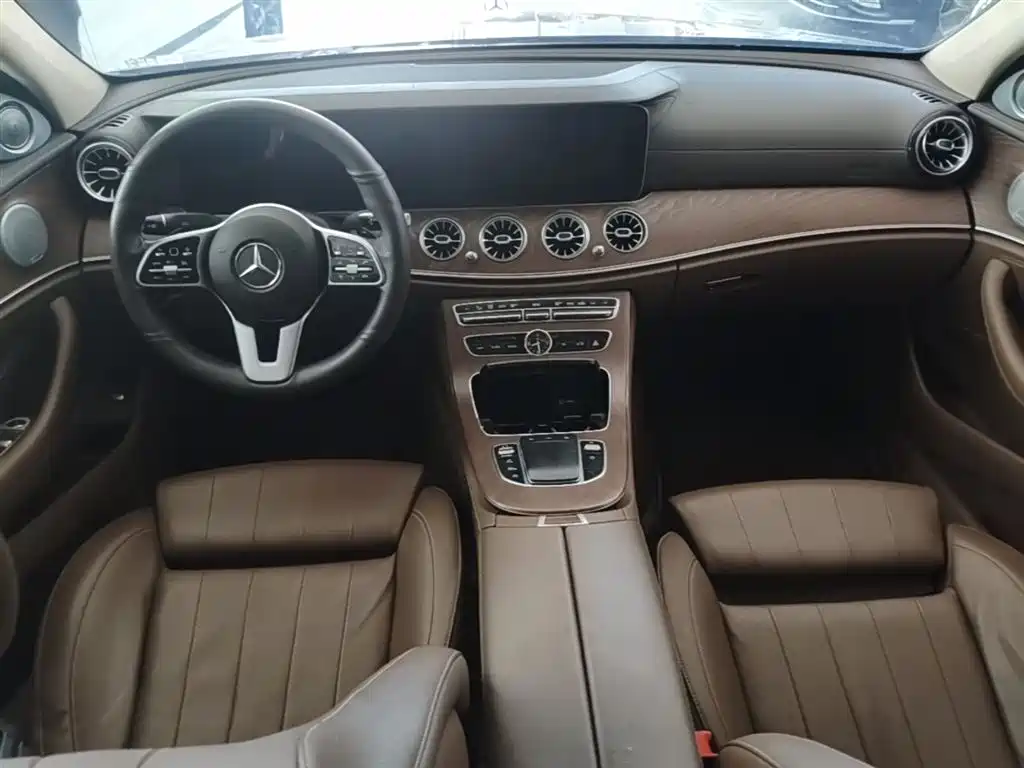 Mercedes-Benz E-Class 2019 — фото 10