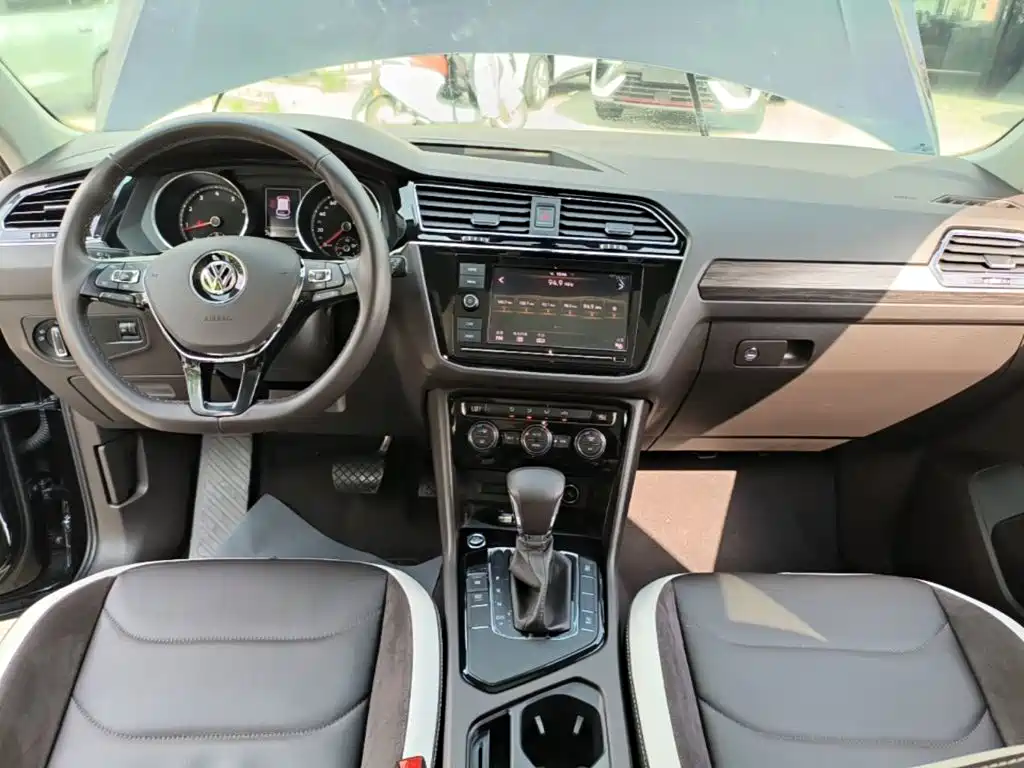 Volkswagen Tiguan L 2019 — фото 13