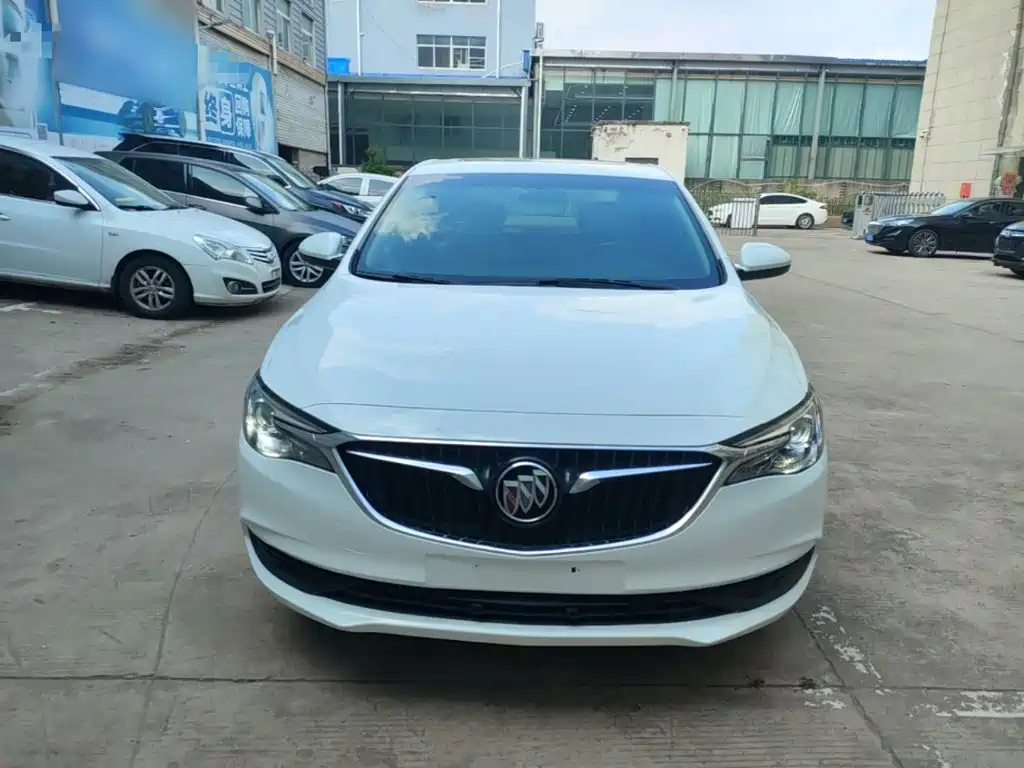 Buick Excelle 2018 — фото 3