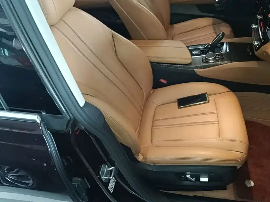 BMW 6 Series GT 2018 — фото 25